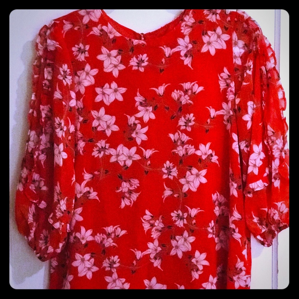 Women’s CK Sz Med true red 3/4 sleeves w/ruffles